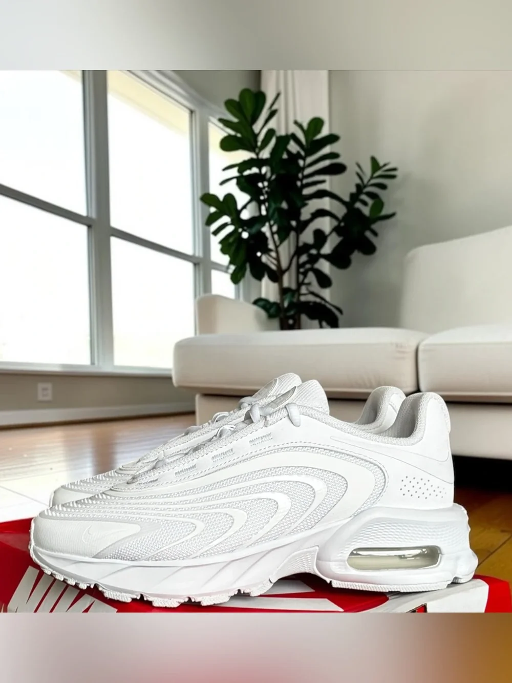 Nike Air Max Fire Women’s Size 7 Brand New